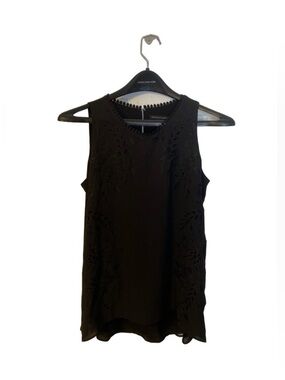 White House Black Market Black Embroidered Sleeveless Blouse Sz XS High-Low NWT